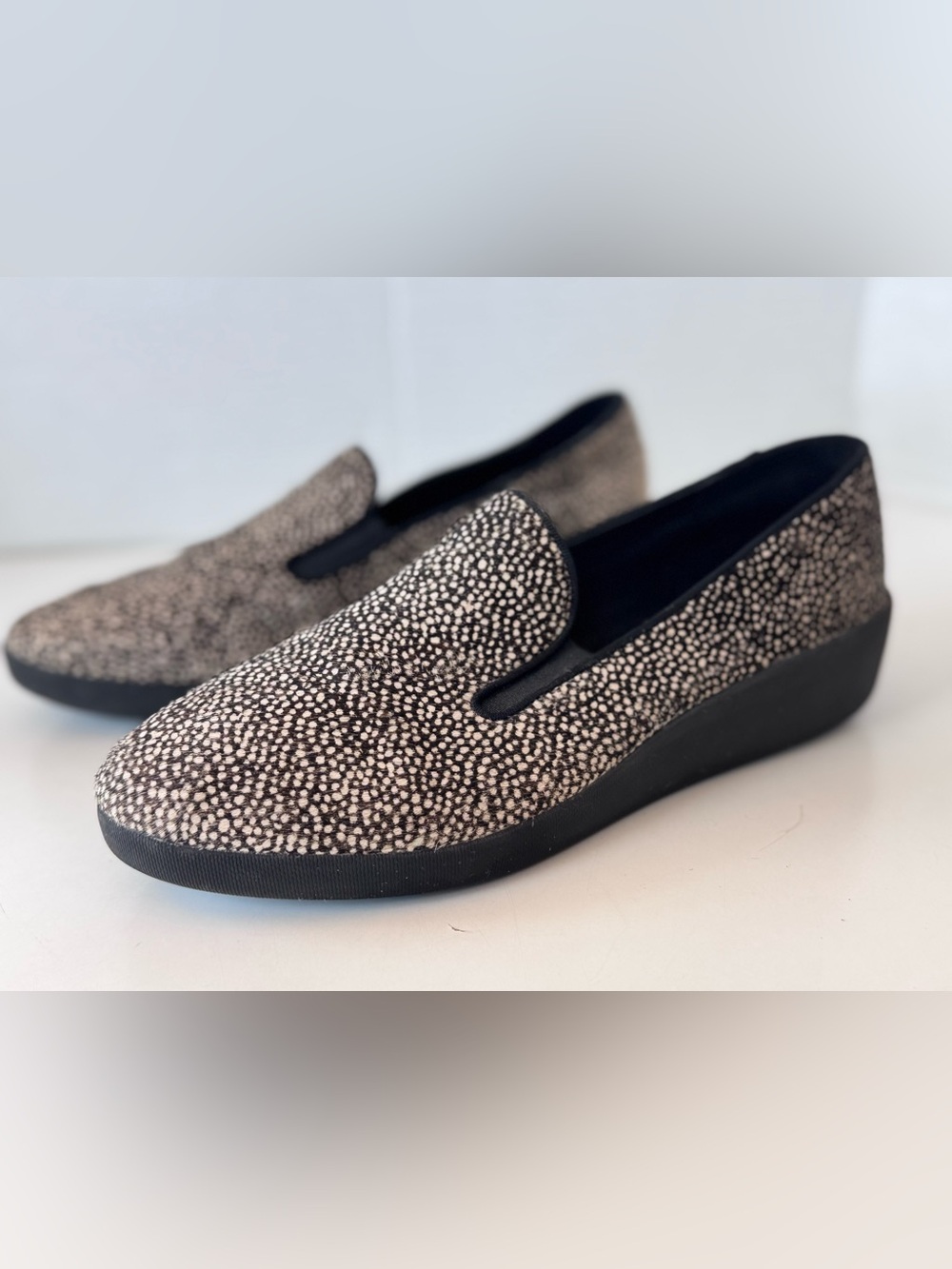 FitFlop Black Dotted Fur Leather Slip On Comfort Loafer Wedge Women's Shoes 38.5 - Picture 4 of 10